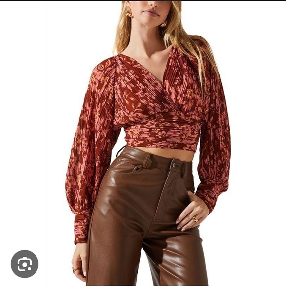 Astr Tops - ASTR Women's Floral Wrap Top - Red and Brown